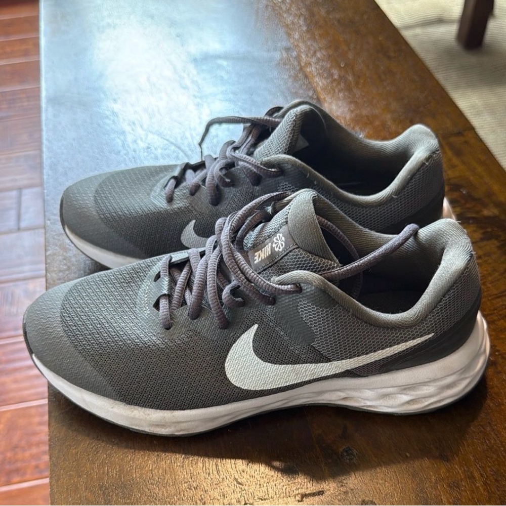 Nike Charcoal Gray Sneakers NWOT